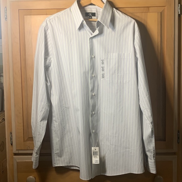 Calvin Klein (L/16.5”) - Picture 2 of 12